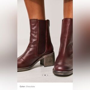 Free People Essential Chelsea Boots. Size 39½